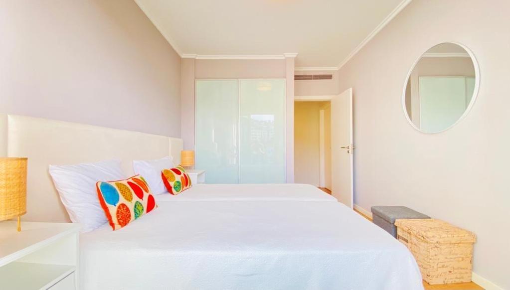 Charming Monumental Apartment Funchal  Luaran gambar